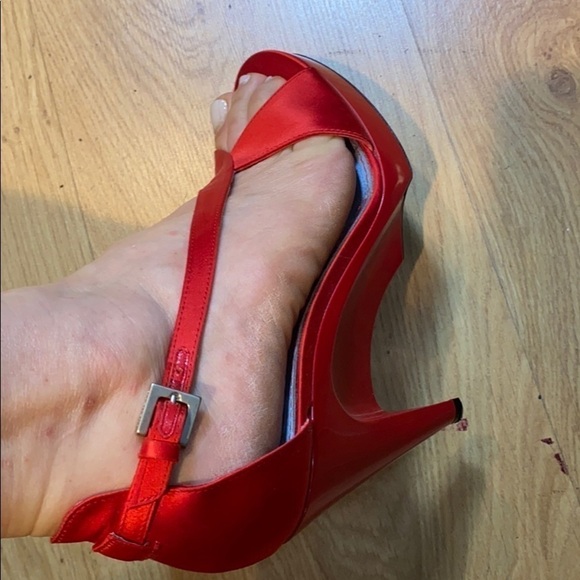 Givenchy Sz 39 Red Satin High Heel Wedge Sandals - Picture 13 of 13